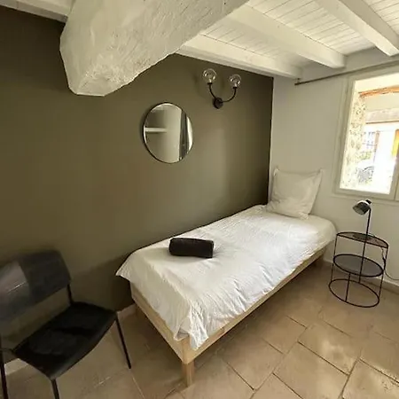 Maison De De 4 Et Son Jardin 3*