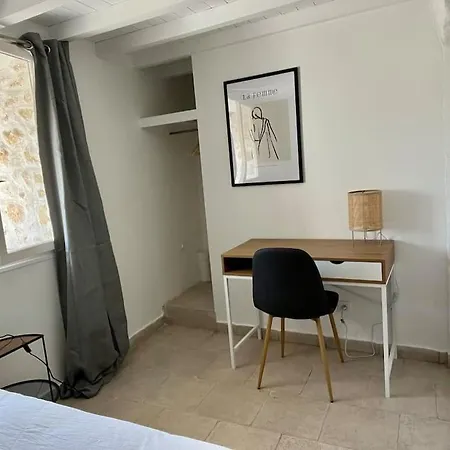 Hotel Maison De De 4 Et Son Jardin Vernon (Eure)